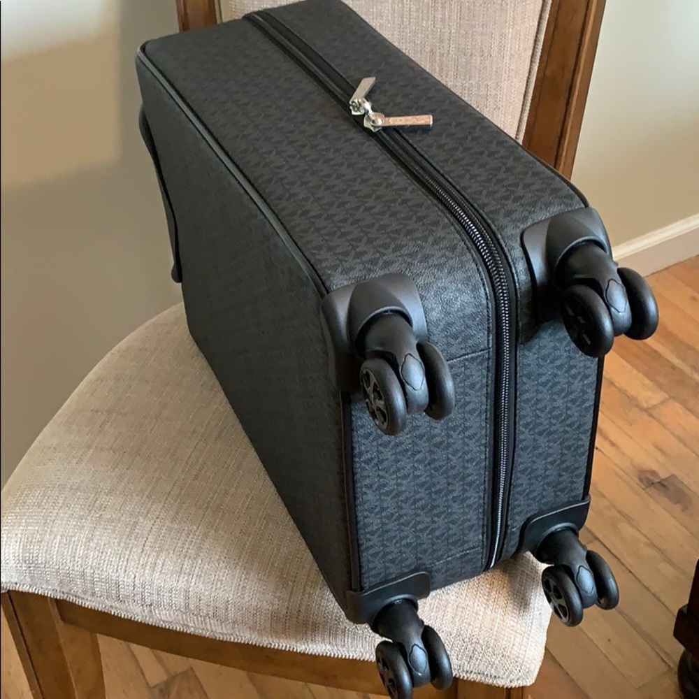Michael Kors Carry On Luggage Trolley Black - Picture 7 of 8
